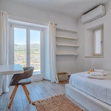 Luxury House With Great View At Sea And Despotiko *
