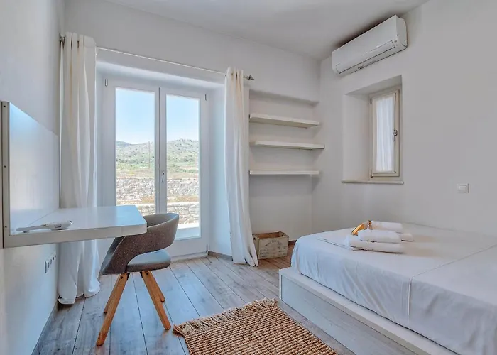 Luxury House With Great View At Sea And Despotiko *